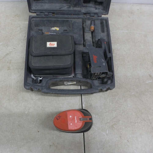 5071 - A Leica Lino L2+ cross line laser level in case