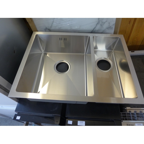 4085 - 2 x Idro large 1.5 bowl sinks *This lot is subject to VAT