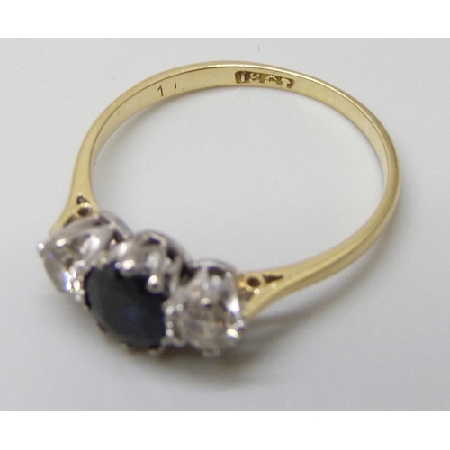 7016 - An 18ct gold, sapphire and diamond ring, 2.7g, Q