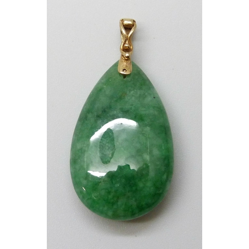 7023 - A 9ct gold mounted drop pendant, tests as jadeite, 7.6g, 3.5cm including bale