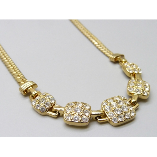 7104 - A Swarovski necklace, 40cm