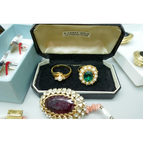 7120 - A collection of costume jewellery including a pair of silver earrings