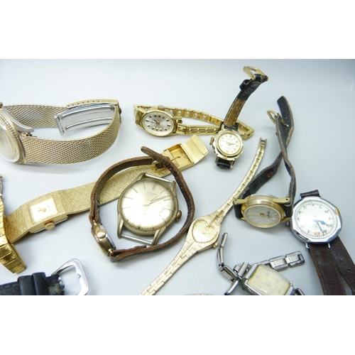 7147 - A collection of mechanical wristwatches, some a/f, including a trench style wristwatch, 40mm includi... 