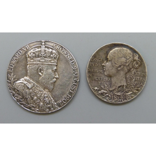 7199 - A 1902 Edward VII silver Coronation Medal, 12.8g,  and an 1897 Queen Victoria Official Diamond Jubil... 