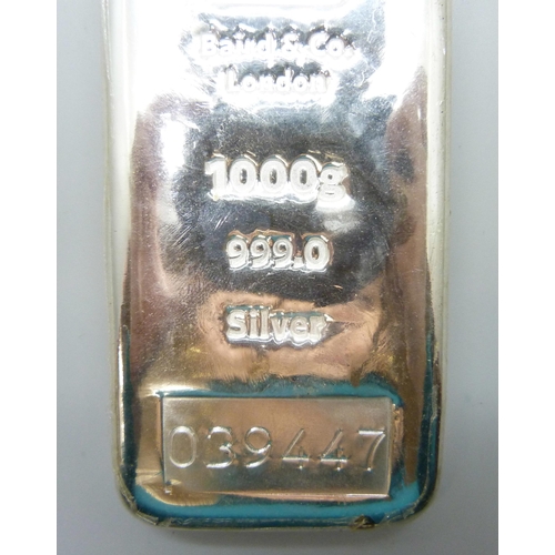 7204 - A Baird & Co London 1000g .999 fine silver ingot