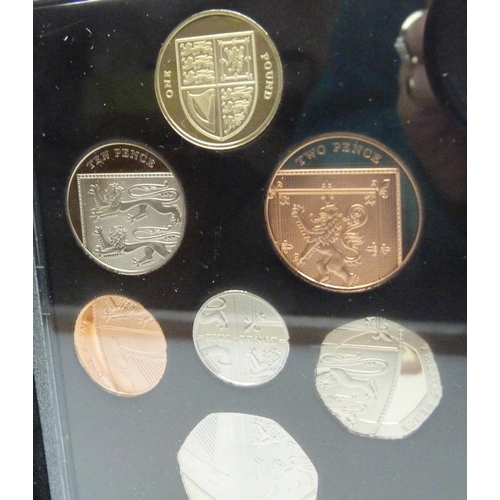 7205 - The Royal Mint 2009 brilliant uncirculated coin set containing 1p, 2p, 5p, 10p, 20p, 50p and £1, als... 