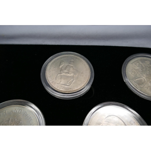 7213 - A Queen Elizabeth II complete crown collection 1953-1981, seven coins, 1953 crown, 1960 New York Exh... 