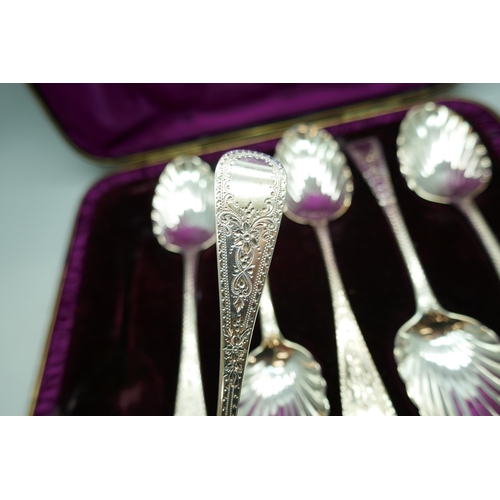 7219 - A set of George III silver spoons, London 1810, 223g, cased