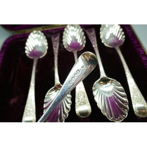 7219 - A set of George III silver spoons, London 1810, 223g, cased