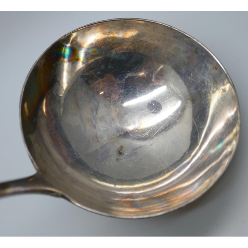 7222 - A George III large silver ladle, London 1792, 127g