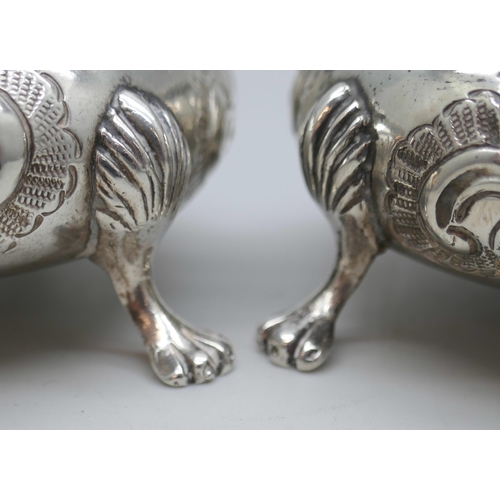 7232 - A pair of Victorian silver salt cellars, Thomas White, London 1887, 123g