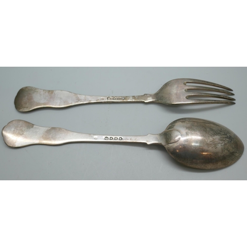 7236 - A matching Victorian silver fork and spoon set, London 1889, 91g