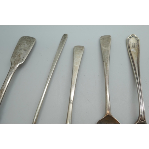 7237 - A collection of assorted silver teaspoons including Georgian and Victorian, 190g