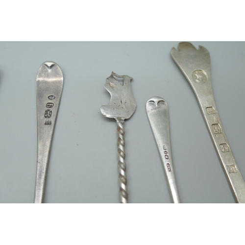 7237 - A collection of assorted silver teaspoons including Georgian and Victorian, 190g