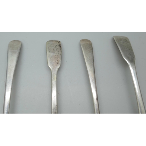 7241 - Georgian spoons - Two sets of three silver mustard spoons and a pair of silver mustard spoons, 85g