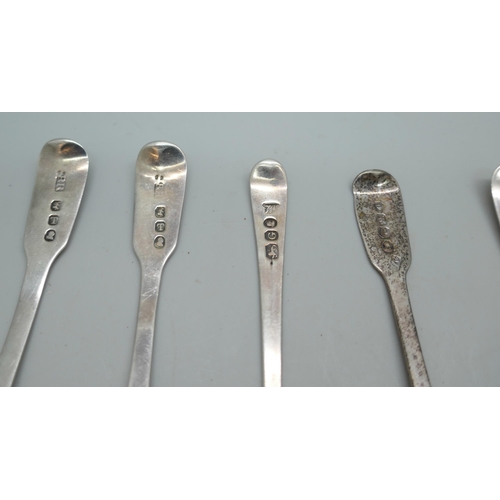 7241 - Georgian spoons - Two sets of three silver mustard spoons and a pair of silver mustard spoons, 85g