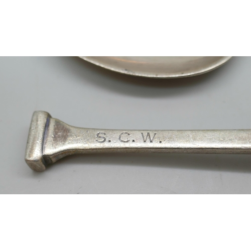 7242 - A silver spoon and fork set, Sutherland & Roden, Sheffield 1918, 51g