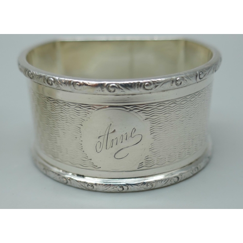 7246 - Four silver napkin rings, 107g