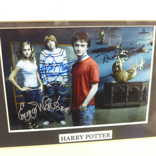 2023 - A framed and mounted picture display, Doctor Who, Harry Potter and Avatar