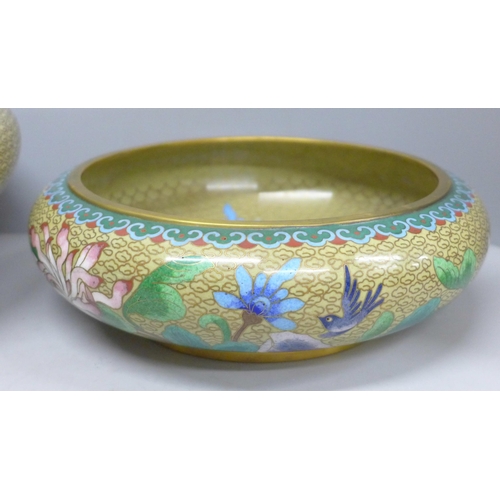 2038 - A Chinese cloisonné lidded pot, matching shallow bowl and a shallow bowl decorated with figures