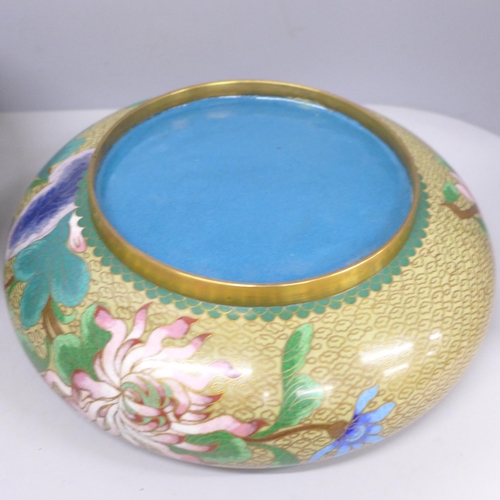 2038 - A Chinese cloisonné lidded pot, matching shallow bowl and a shallow bowl decorated with figures