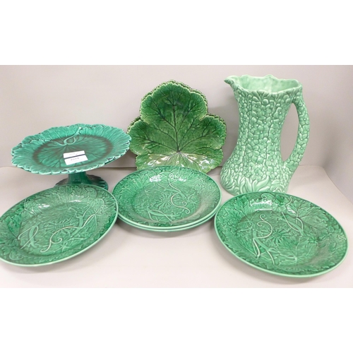 2074 - Seven items of Wedgwood green leafware, four plates, a pair of dishes and a comport and a Sylvac vas... 