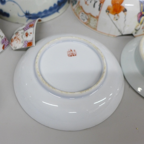 2100 - A collection of Chinese porcelain including a blue and white tea bowl with lid, (most a/f)