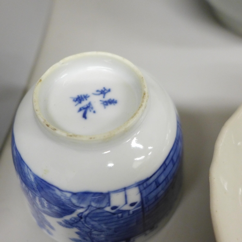 2100 - A collection of Chinese porcelain including a blue and white tea bowl with lid, (most a/f)