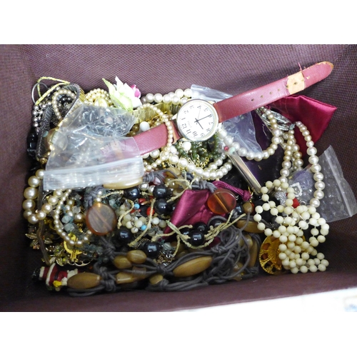 2102 - A box of costume jewellery