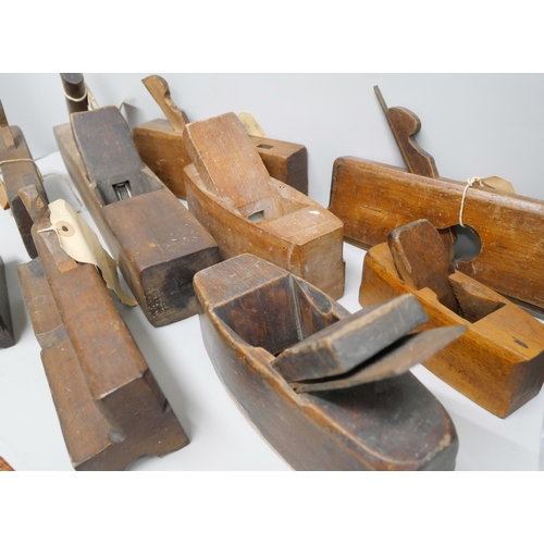 2114 - A collection of wood planes, types include Jack or Fore, moulding, tonguing, grooving, rebate, sash ... 