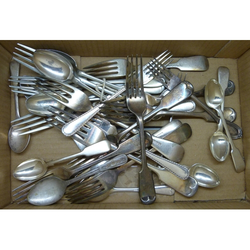 2145 - A part cutlery set with engraved family crest - 24 forks, 24 dessert forks, 2 serving spoons, 16 des... 