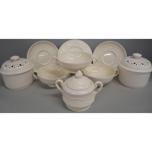 2159 - A collection of china to include a vintage Bristol Pountney and Co. set with green acanthus leaf des... 