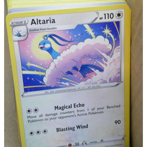 2178 - 600+ Pokémon cards including holographic