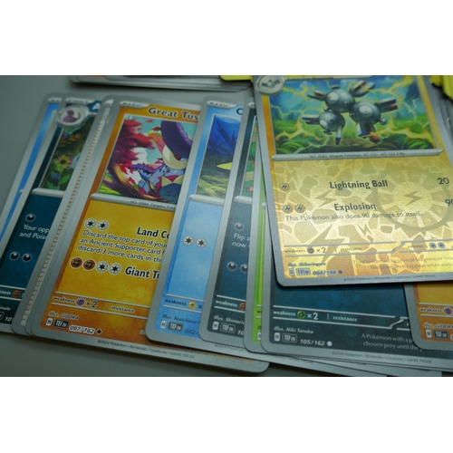 2178 - 600+ Pokémon cards including holographic