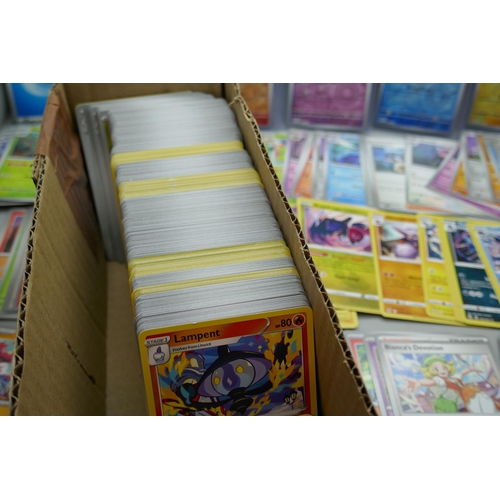 2178 - 600+ Pokémon cards including holographic