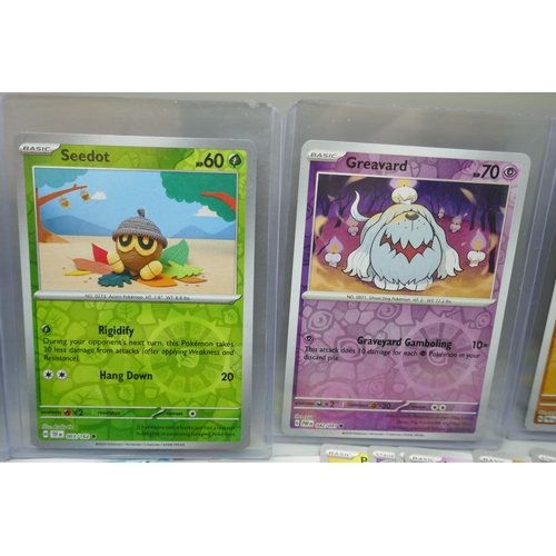 2179 - 600+ Pokémon cards including holographic