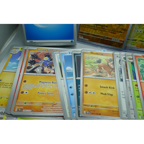 2179 - 600+ Pokémon cards including holographic