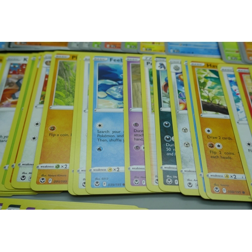 2179 - 600+ Pokémon cards including holographic