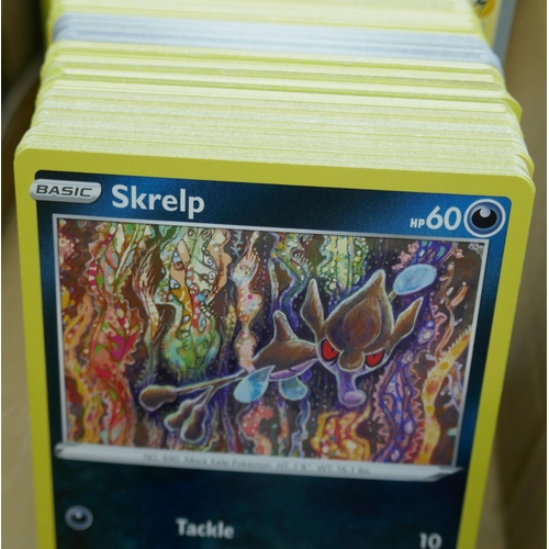 2180 - 600+ Pokémon cards including holographic