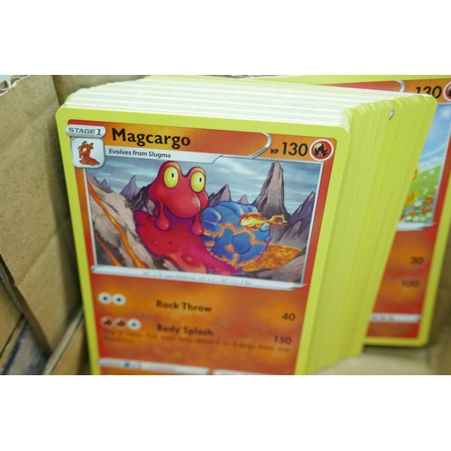 2180 - 600+ Pokémon cards including holographic