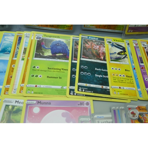 2180 - 600+ Pokémon cards including holographic