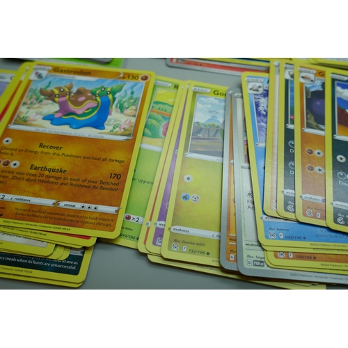 2180 - 600+ Pokémon cards including holographic