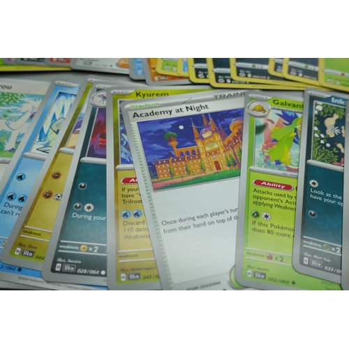 2181 - 600+ Pokémon cards including holographic