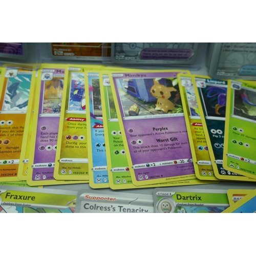 2181 - 600+ Pokémon cards including holographic