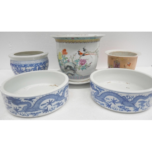 2252 - Three Chinese planters, one a/f, and a pair of blue and white circular bowls