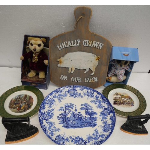 2258 - A collection of various items comprising a large Minton blue and white charger, two Weatherby plates... 