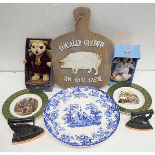 2258 - A collection of various items comprising a large Minton blue and white charger, two Weatherby plates... 