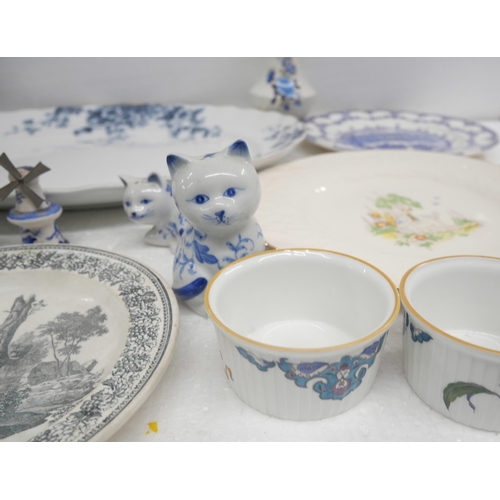 2262 - A collection of blue and white china to include a meat plate and Delft ornaments