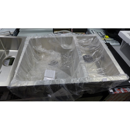 4006 - Two Idro 1.5 bowl LHD stainless steel sinks (481-41, 42)  * This lot is subject to VAT