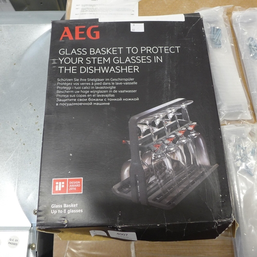 4007 - AEG dishwasher glass holder and a small qty of handles (481-43, 95)  * This lot is subject to VAT